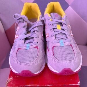 New Balance Women’s Gray and Pink Sneakers